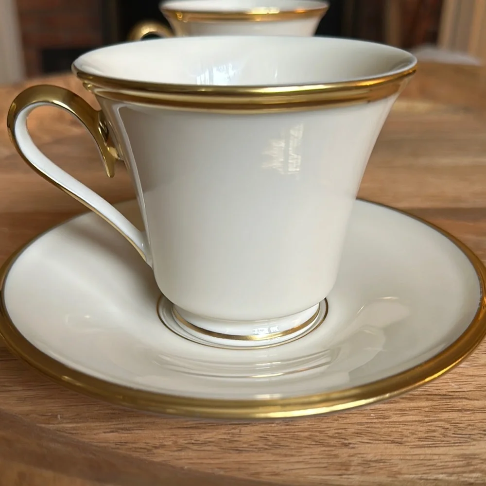Lenox eternal footed